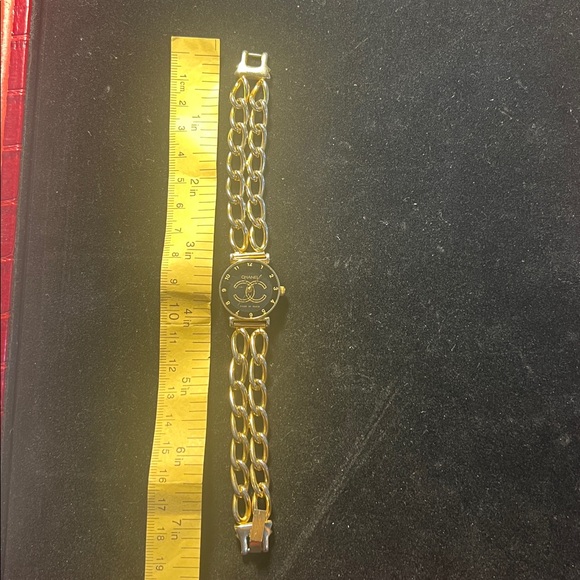 Elegant Chanel Gold Chain Bracelet Watch - Picture 7 of 10